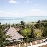Gyoengyoem Apartament *