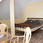 Gyoengyoem Balatonalmádi